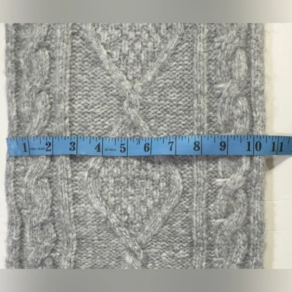 Old Navy heather gray knit infinity scarf Women’s winter outdoor accessories OS - Picture 5 of 5